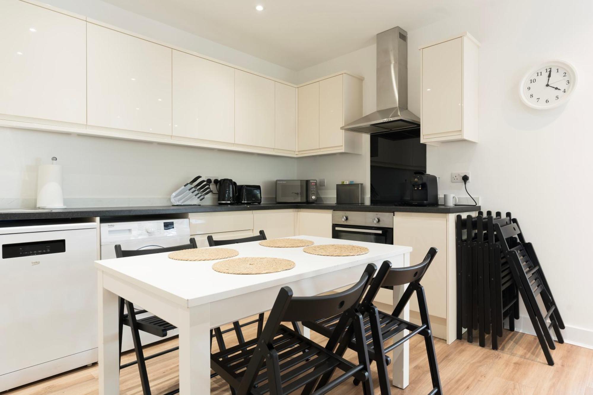 Stylish Modern By Aldgate East Station 5 Apartment *