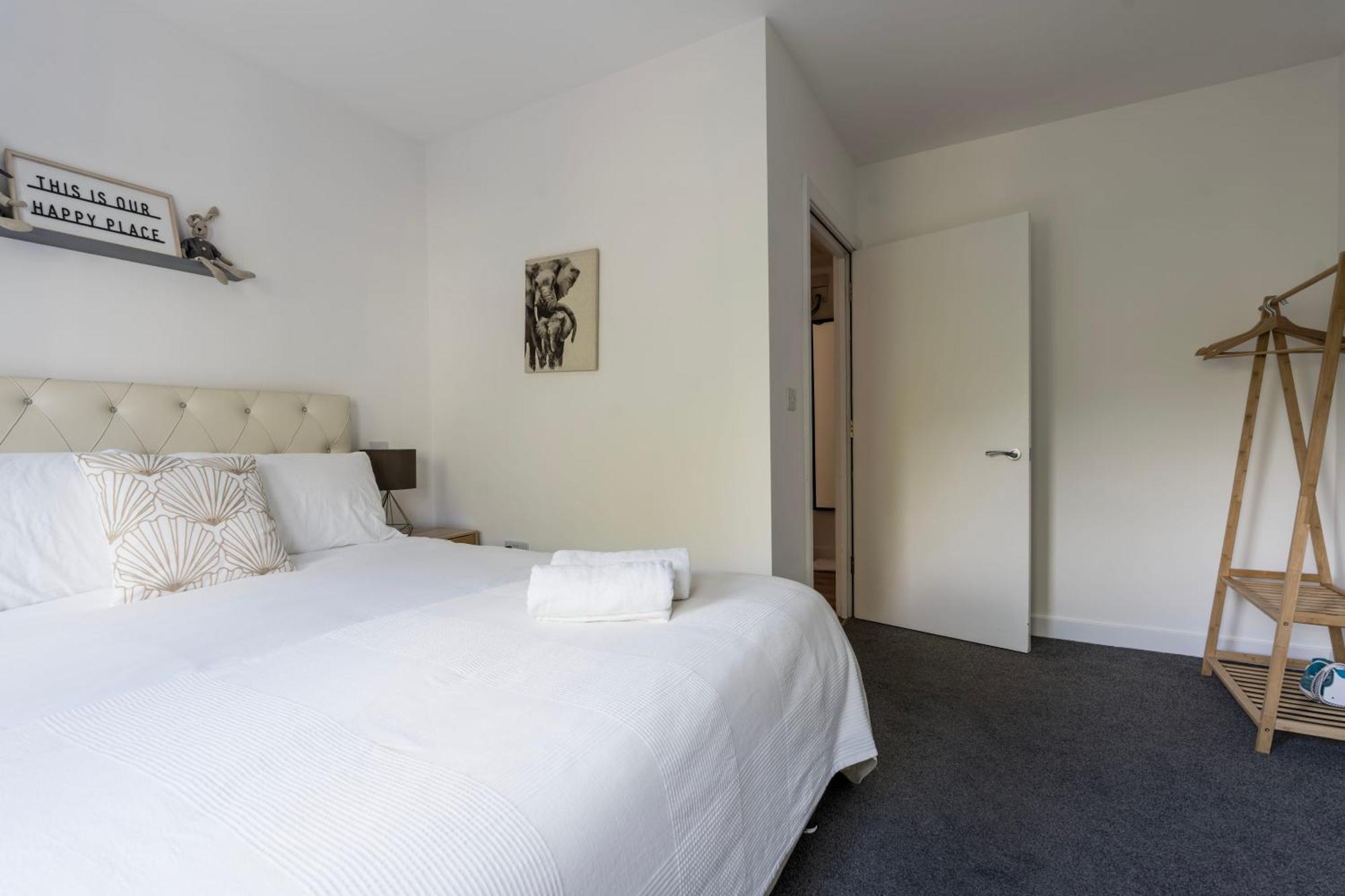 Stylish Modern By Aldgate East Station 5 London